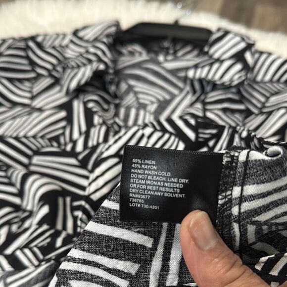 East 5th Linen Black and White Boxy Button Down Shirt - Picture 7 of 8